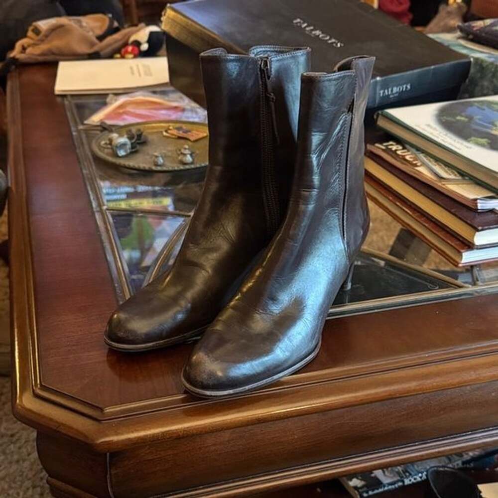 Stuart Weitzman Brown Leather Boots